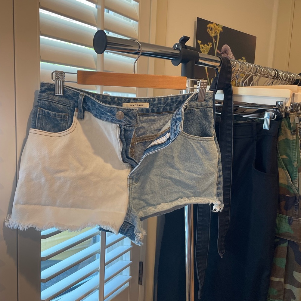 Cute Multi-Blue colored jean shorts